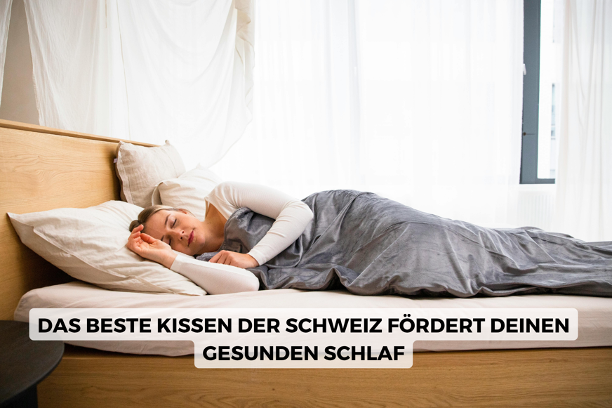 Frau schläft in einem Bett